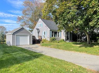 400 Hollis Rd, Lunenburg, MA 01462