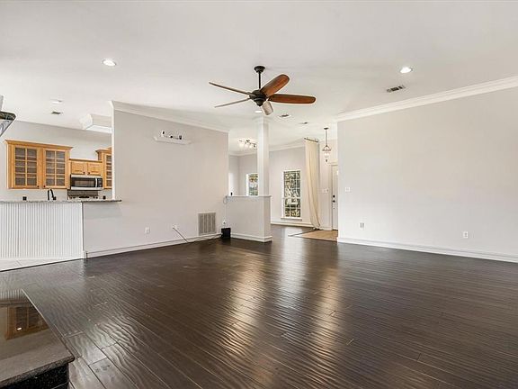 2nd image of 122 Lake Meadow Blvd