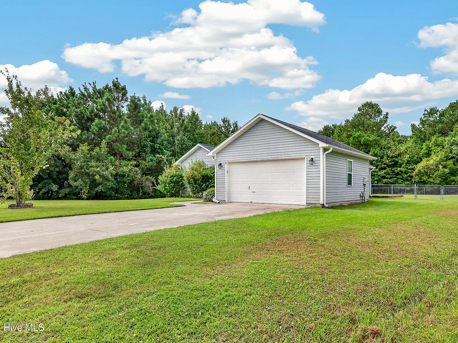 3 bed, 2.0 bath, $1,700 — Photo 3
