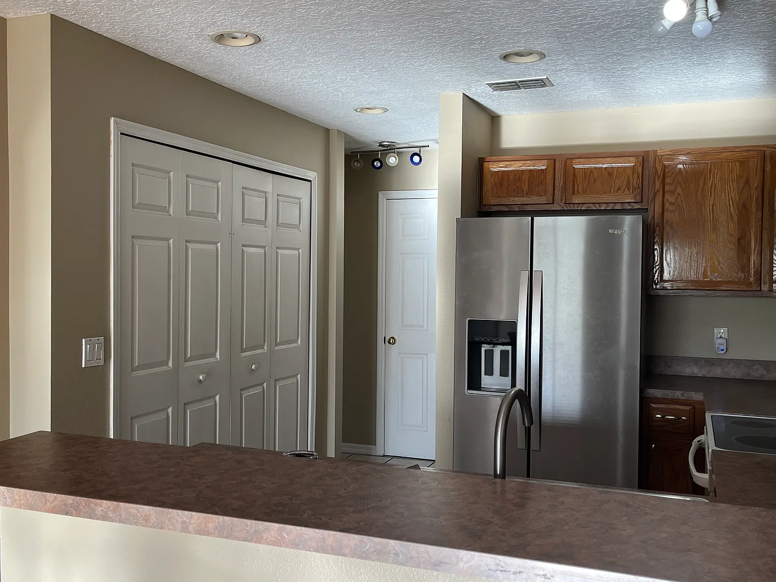 4 bed, 2.5 bath, 2199 sqft, $2,575 — Photo 4