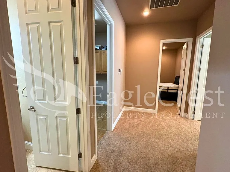 44 Vinehill Dr — Photo 38