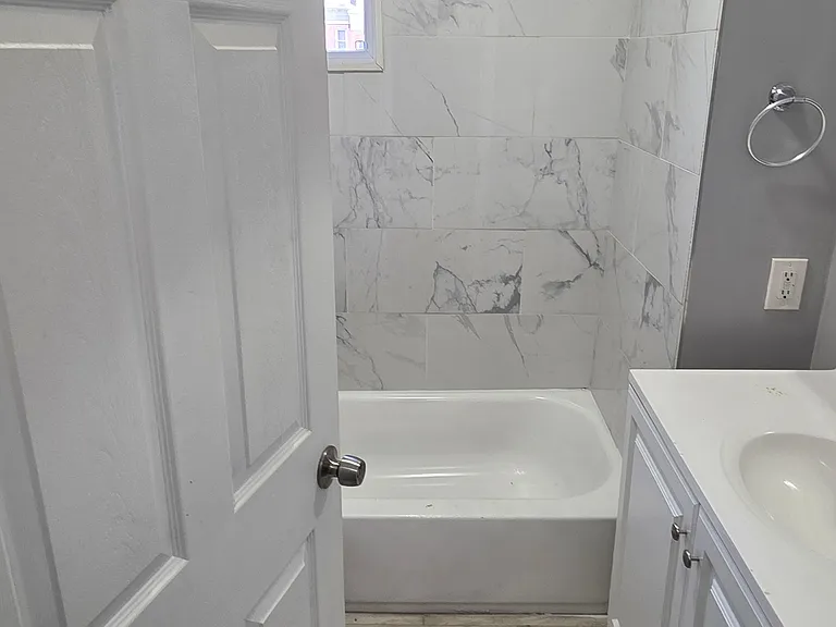 716 Dolphin St #3 — Photo 7
