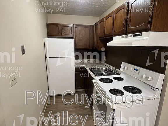 3rd image of 1588 Coventry St APT 7