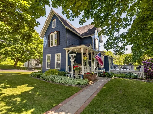 34 Needham St, Perry, NY 14530