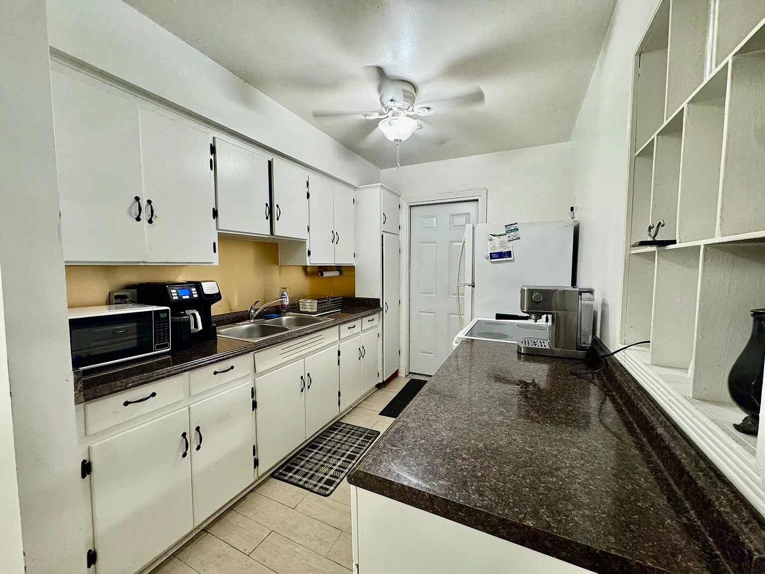1 bed, 724 sqft, $1,800 — Photo 3