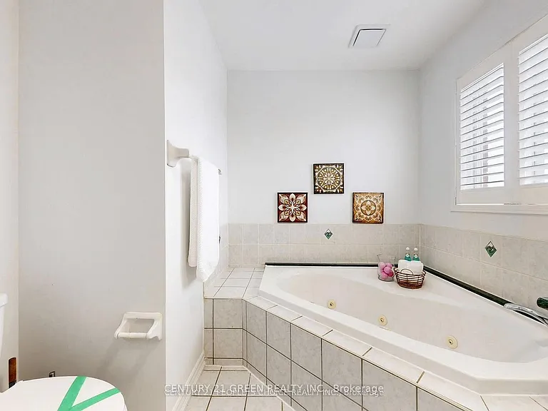 3253 Bruzan Cres #UPPER — Photo 15