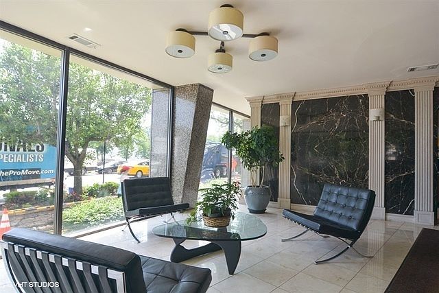 1st image of 3410 N Lake Shore Dr APT 17G