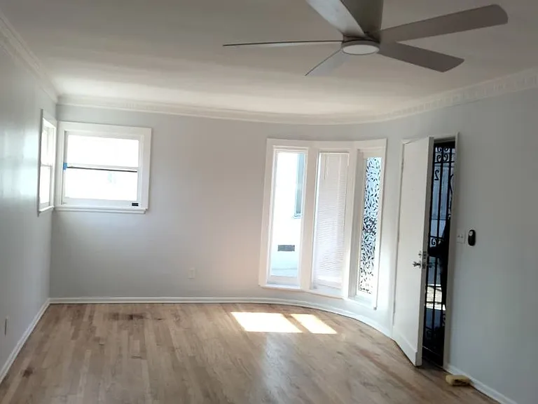 1641 N Hobart Blvd — Photo 3