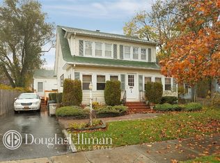 39 Gilbert St, Patchogue, NY 11772