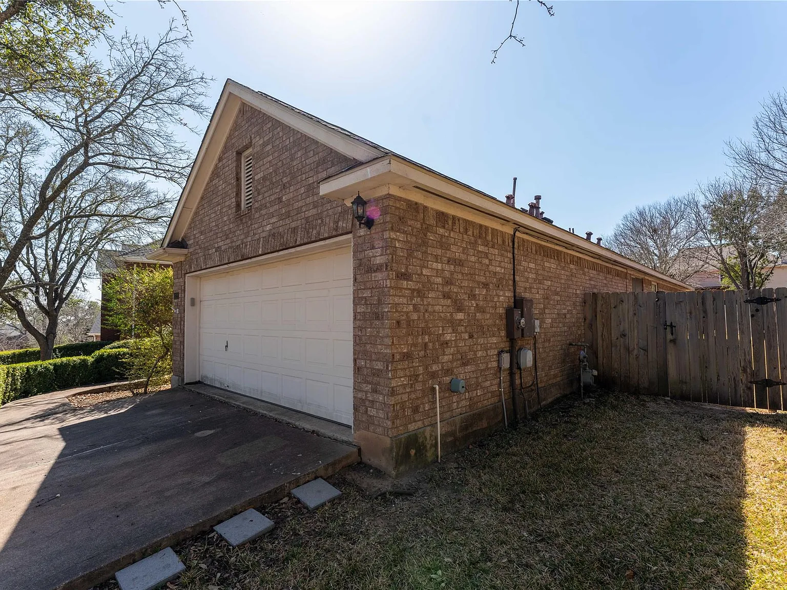 4 bed, 2.0 bath, 2274 sqft, $2,750 — Photo 3