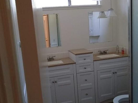 5th image of 4792 Romola Ave
