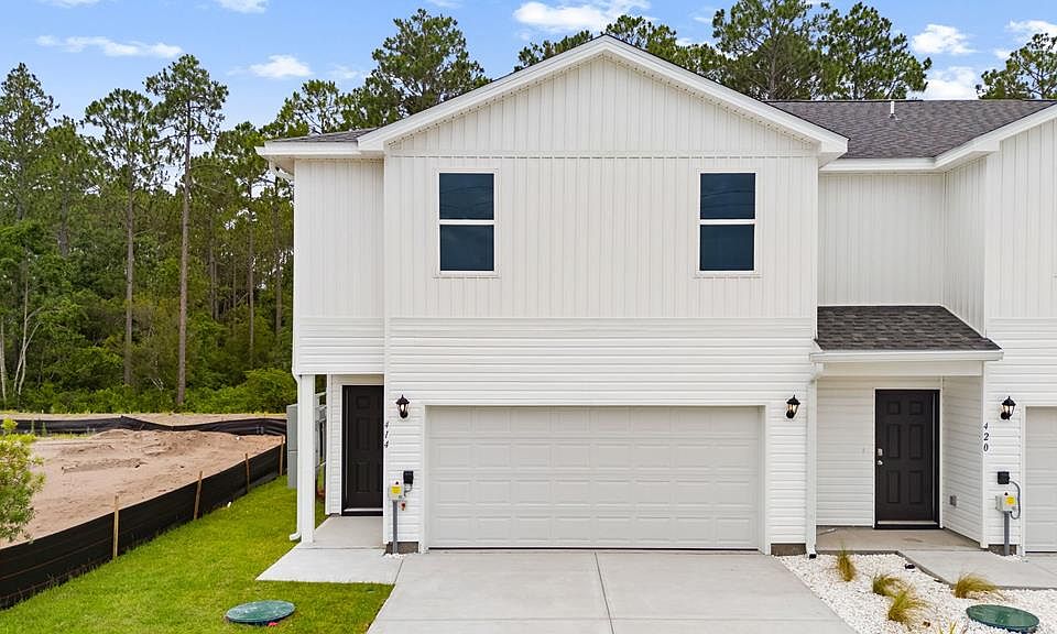 1st image of 414 Chateau Ln