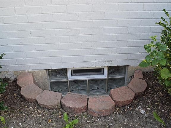 5th image of 3029 Mohican Ave