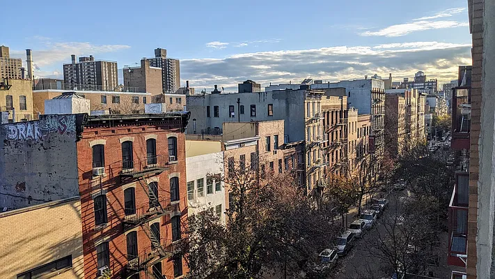 Rented by Anna Pastoressa, LREB | media 22