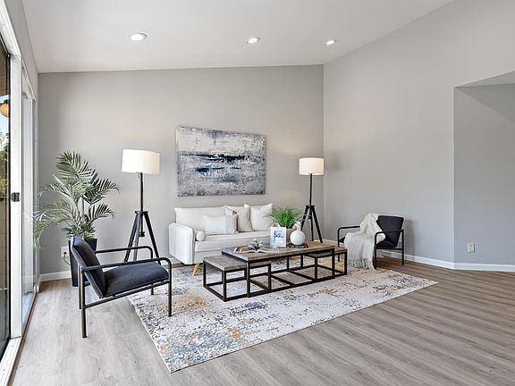 2nd image of 3895 Yorkshire St #16