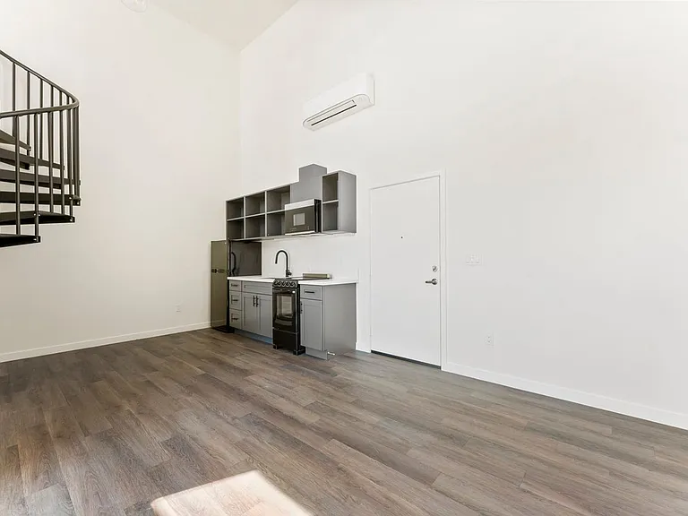 2828 Howard Ave — Photo 17