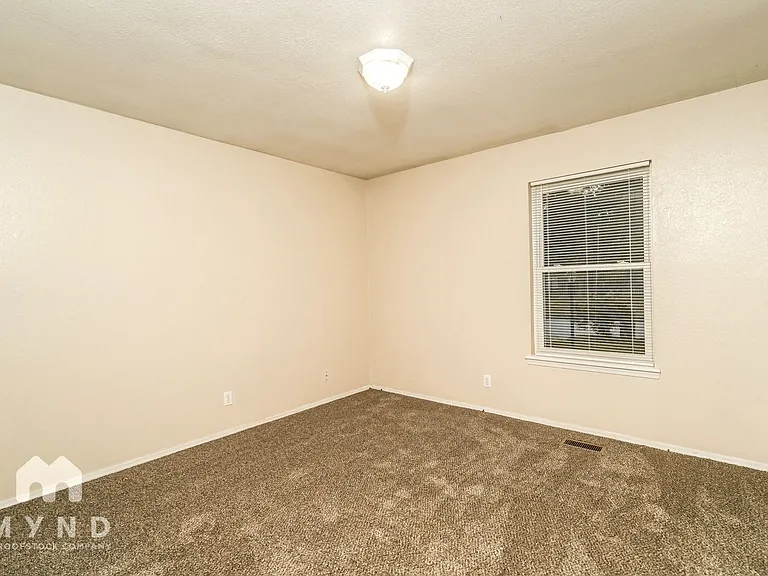4417 W Toledo St — Photo 18