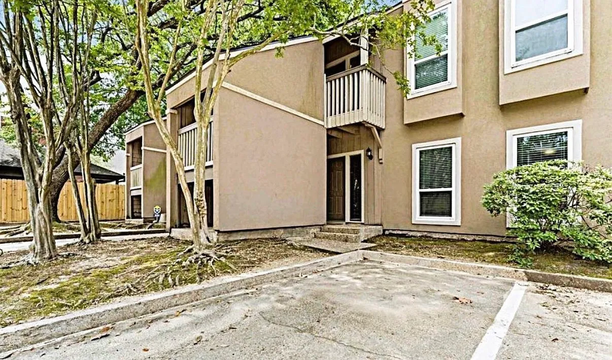 2 bed, 1260 sqft, $1,200 — Photo 1
