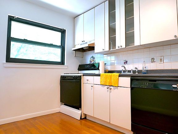5th image of 219-16 75th Ave #253A1