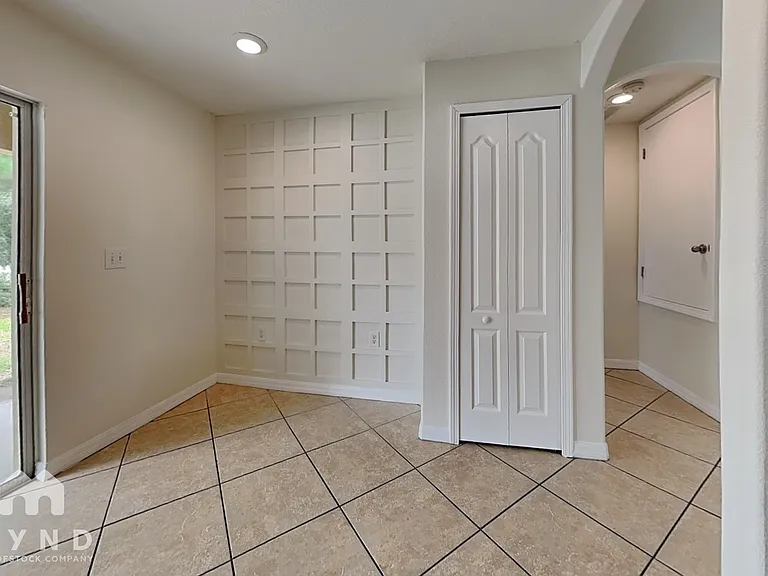 1212 Oak Pond St — Photo 8