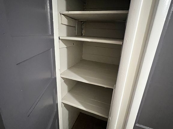 4th image of 1133 W Hope Dr