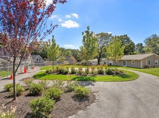 10 Mickelson Ln, Bedford, MA 01730