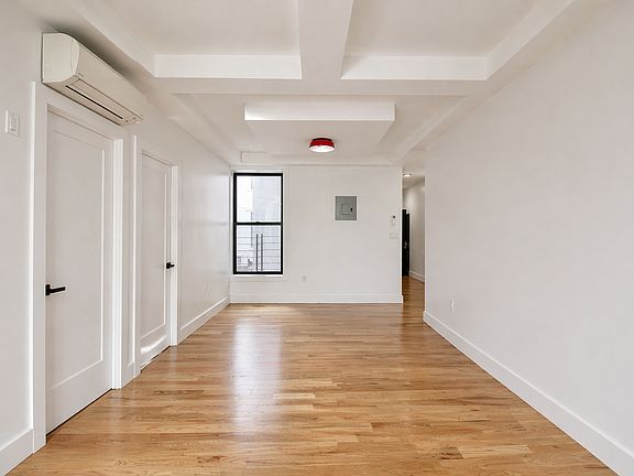 2nd image of 283 Kosciuszko St #205