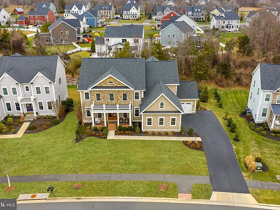 3rd image of 40986 Foxtail Fields Dr