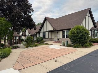 1784 Willow Circle Dr, Crest Hill, IL 60403