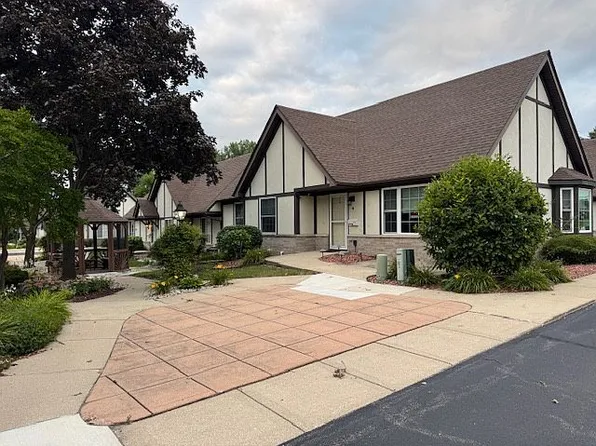 1784 Willow Circle Dr, Crest Hill, IL 60403