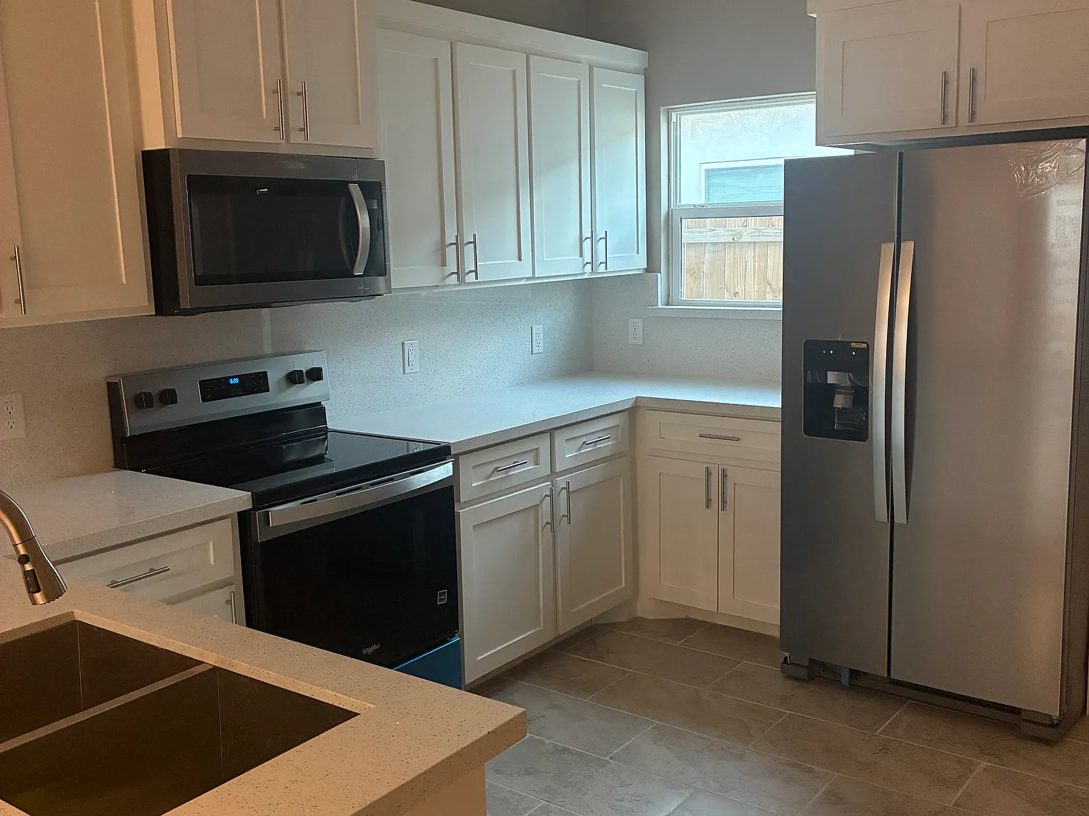 3 bed, 1108 sqft, $1,250 — Photo 3