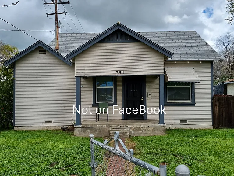 794 N 3rd St — Photo 1