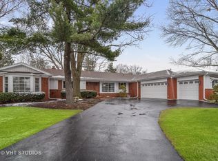 1431 Columbine Dr, Schaumburg, IL