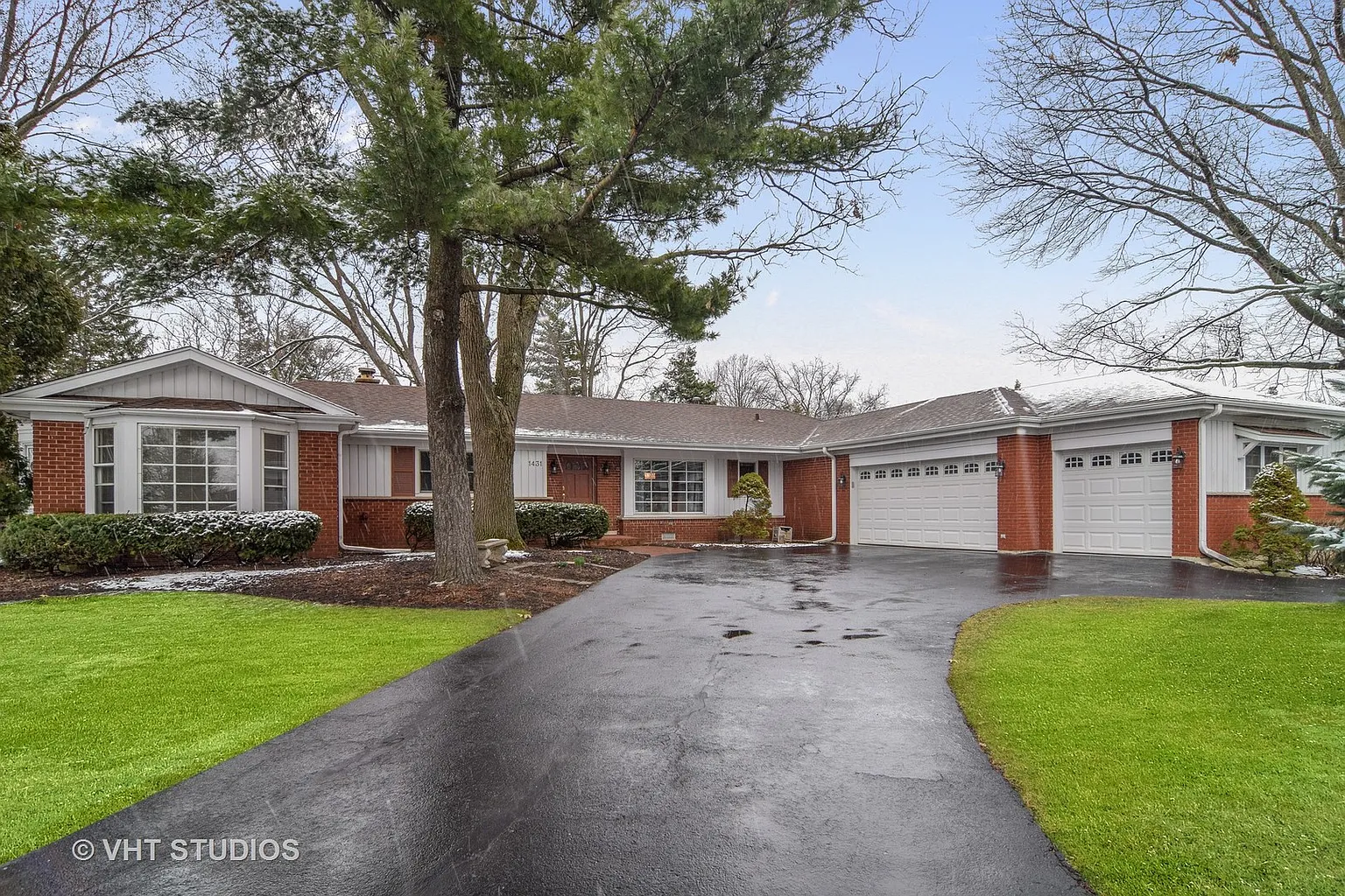 1431 Columbine Dr photo 1