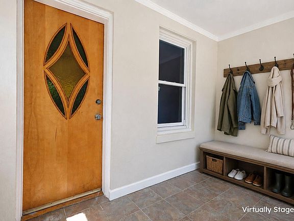 3rd image of 4022 Mitchell St