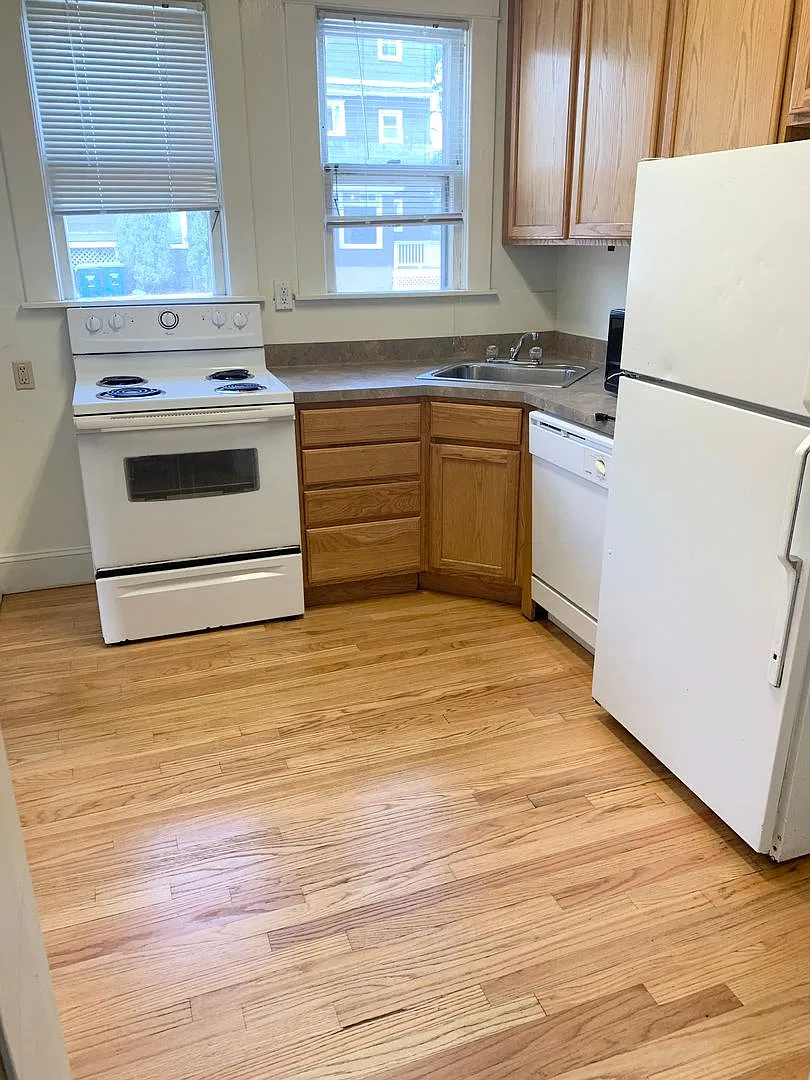 524 S. Forest Ave (001/003) — Photo 3