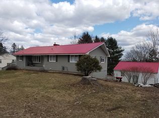 28 W Hill Rd, Gardiner, ME 04345