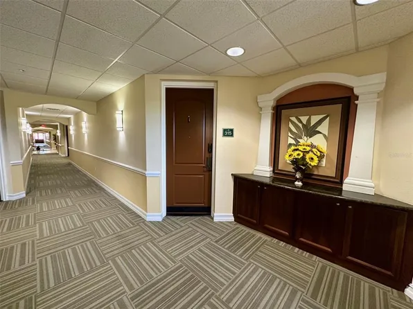 13941 Clubhouse Dr #315, Tampa, FL 33618