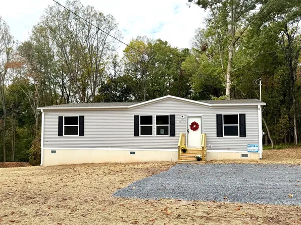 136 Avery Ln, Madison Heights, VA 24572