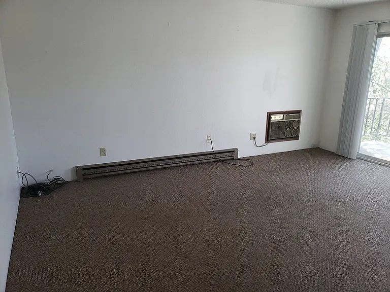 735 NE Maple St — Photo 21