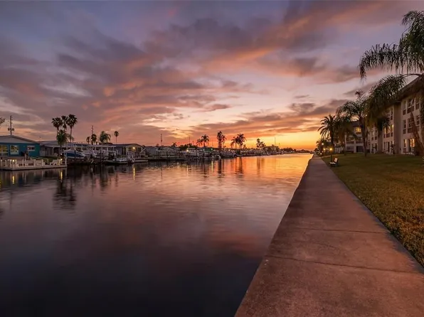 4660 Marine Pkwy Unit 303, New Port Richey, FL 34652