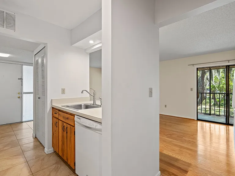 54 Veronese Ct — Photo 12
