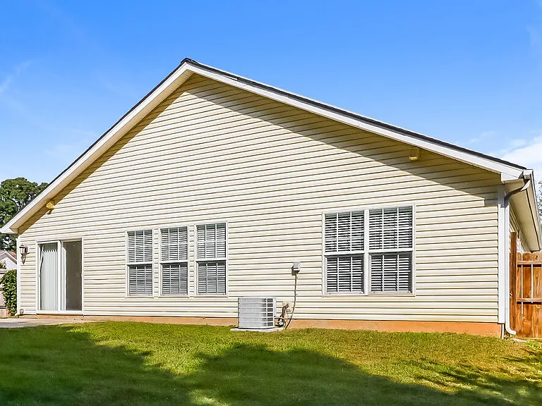135 Winborne Dr — Photo 16