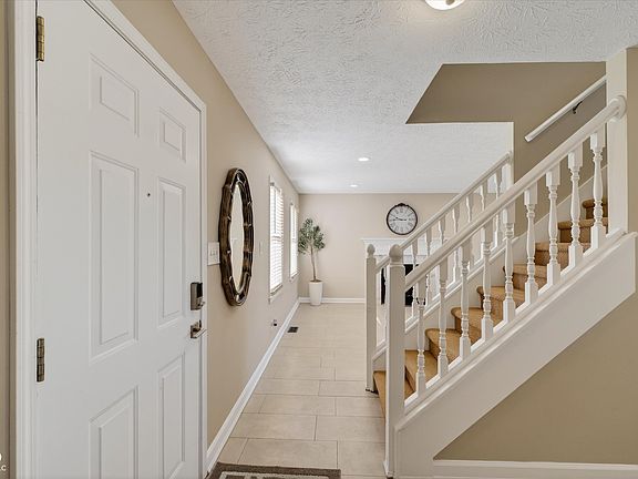 4th image of 5986 Hall Rd