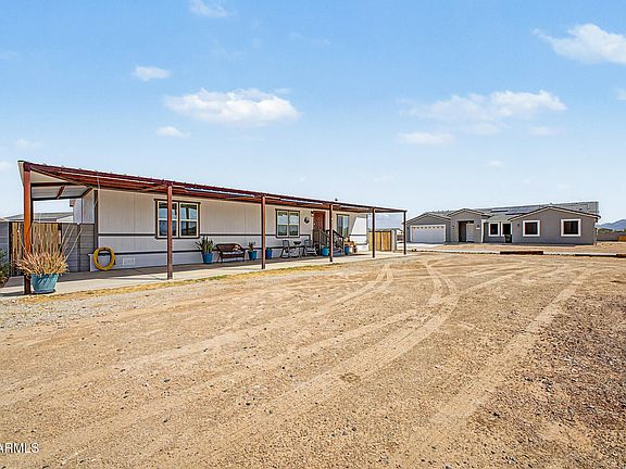 3rd image of 20442 W NARRAMORE Road