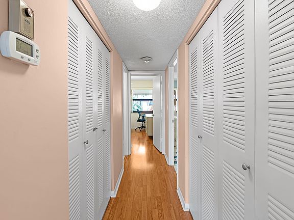 5th image of 1502 Mainsail Dr Unit 8