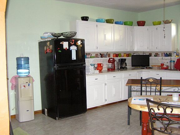 4th image of 721 E 11th St