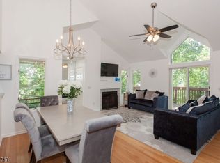 1 Heritage Ct, Oak Ridge, NJ 07438