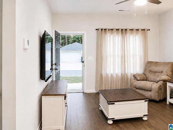 5th image of 416 Antler Way