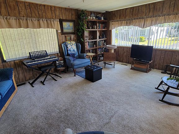 3rd image of 400 NW Terrace Ln Unit 17